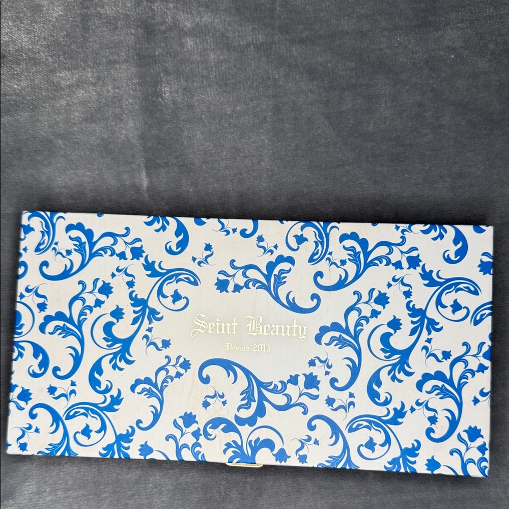 Seint Beauty Blue Floral 27 Palette — Blue Shades Collection